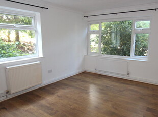 2 bedroom flat for rent in Luscombe Close, Caversham, Reading, RG4