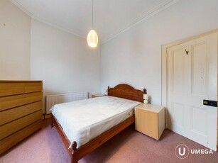 2 bedroom flat for rent in MacDowall Road, Newington, Edinburgh, EH9