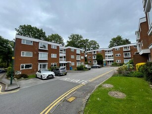 2 bedroom flat for rent in Malvern Park Avenue, Solihull, West Midlands, B91