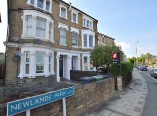 2 bedroom flat for rent in Newlands Park Sydenham SE26