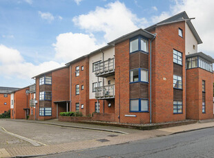 2 bedroom flat for rent in Silchester Place, Winchester, SO23