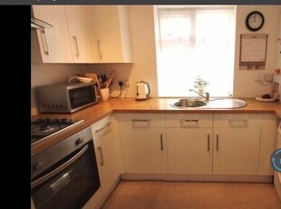 2 bedroom flat for rent in Upper Luton Road, Chatham, ME5