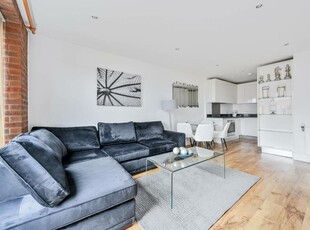 2 bedroom flat for rent in Warehouse Court, Woolwich Riverside, London, SE18