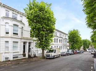2 bedroom flat for sale in Buckingham Road, Brighton, Brighton and Hove, BN1