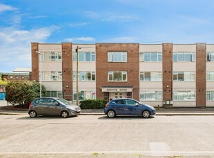 2 bedroom flat for sale in Chesterfield Road, Goring-by-Sea, Worthing, BN12