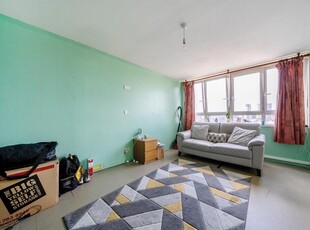 2 bedroom flat for sale in Clapham Road, London, SW9