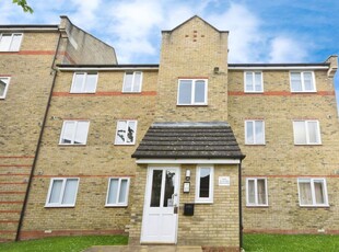 2 bedroom flat for sale in Evelyn Place, Chelmsford, CM1