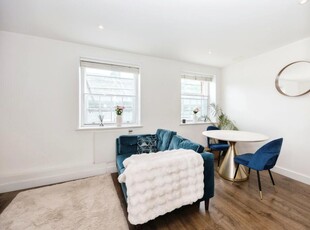 2 bedroom flat for sale in North Lane, Canterbury, Kent, CT2