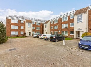 2 bedroom flat for sale in Westdown Court, Downview Road, Worthing, BN11