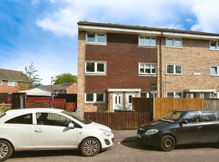 2 bedroom maisonette for sale in Tickleford Drive, Southampton, Hampshire, SO19
