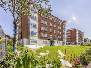 2 bedroom penthouse for sale in Craneswater Park, Southsea , PO4