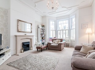 2 bedroom property for sale in Inglewood Road, London, NW6