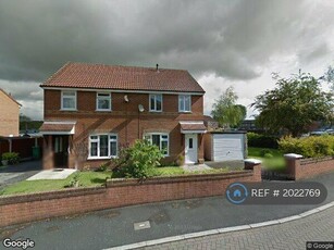 2 bedroom semi-detached house for rent in Ravensdale Close, Warrington, WA2