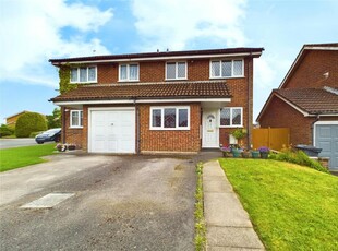 2 bedroom semi-detached house for sale in Blackwater Rise, Calcot, Reading, Berkshire, RG31