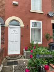 2 bedroom terraced house for rent in Park Road, Doncaster, DN1