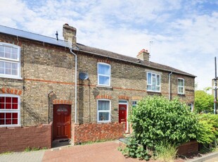 2 bedroom terraced house for sale in Alexandra Place, Bedford, MK40