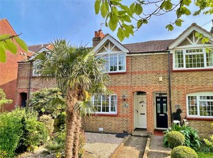 2 bedroom terraced house for sale in Goring Road, Goring-by-Sea, Worthing, West Sussex, BN12