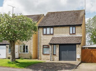 3 Bed House For Sale in Oxlease, Witney, OX28 - 5425334
