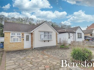3 bedroom bungalow for sale in Woodland Avenue, Hutton, CM13