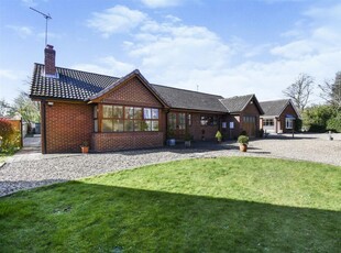 3 bedroom detached bungalow for sale in Beverley Road, Anlaby, Hull, HU10