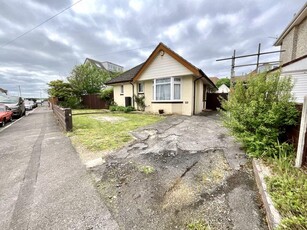 3 bedroom detached bungalow for sale in Stourcliffe Avenue, Southbourne, Bournemouth, BH6
