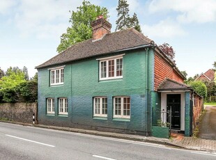 3 bedroom detached house for rent in St. Cross Road, Winchester, Hampshire, SO23