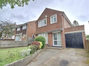 3 bedroom detached house for sale in Augustine Road, Cosham, Portsmouth, PO6