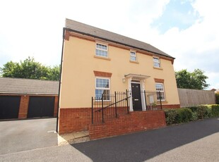 3 bedroom detached house for sale in Celtic Close, Exeter, EX1