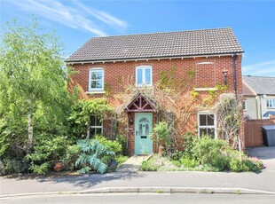 3 bedroom detached house for sale in Maybold Crescent, Swindon, Wiltshire, SN25