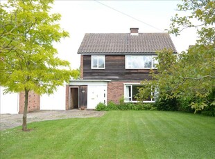 3 bedroom detached house for sale in Springfield Road, Chelmsford, CM2