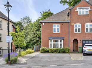 3 bedroom end of terrace house for rent in Royal Crescent, Winchester, Hampshire, SO22