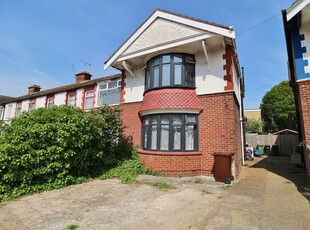3 bedroom end of terrace house for sale in Chatsworth Avenue, Cosham, PO6