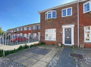 3 bedroom end of terrace house for sale in Clarence Place, Deal, CT14