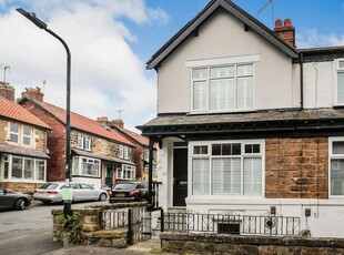 3 bedroom end of terrace house for sale in North Lodge Avenue Harrogate, HG1 3HX, HG1