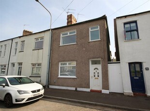 3 bedroom end of terrace house for sale in Wyndham Crescent, Canton, Cardiff, CF11