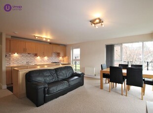 3 bedroom flat for rent in Appin Place, Slateford, Edinburgh, EH14