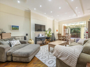 3 Bedroom Flat For Rent In
Hampstead