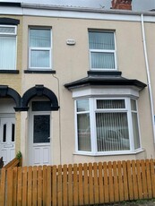 3 bedroom house for rent in Severn Street, Hull, HU8
