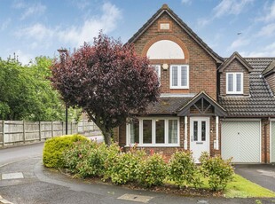 3 bedroom link detached house for sale in Orchard Grove, Caversham, Reading, RG4