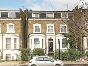 3 Bedroom Maisonette For Sale In London