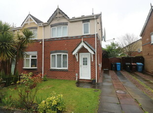 3 bedroom semi-detached house for rent in 29 Maldon Drive, HU9