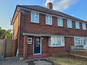 3 Bedroom Semi-detached House For Rent In Feltham