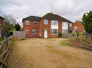 3 bedroom semi-detached house for rent in Kenilworth Road, Cubbington, Leamington Spa, Warwickshire, CV32