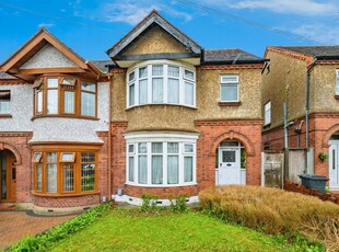 3 bedroom semi-detached house for sale in Carlton Crescent, LUTON, Bedfordshire, LU3