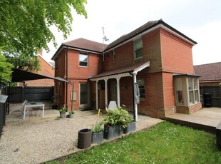 3 bedroom semi-detached house for sale in Cornfield Road, Bury St. Edmunds, IP33
