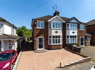 3 bedroom semi-detached house for sale in Ely Road, St. Albans, Hertfordshire, AL1