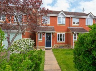3 Bedroom Semi-detached House For Sale In Farnborough