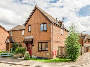 3 bedroom semi-detached house for sale in Fontwell Drive, Far Bletchley, MK3