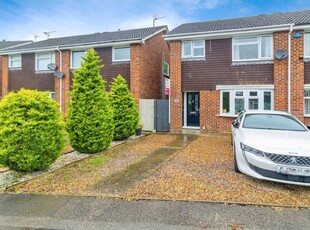 3 bedroom semi-detached house for sale in Goldsmith Drive, NEWPORT PAGNELL, MK16