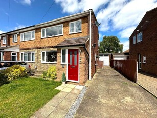 3 bedroom semi-detached house for sale in Holmbrook Avenue, Icknield, Luton, Bedfordshire, LU3 2AS, LU3